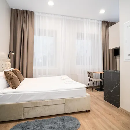 Airport-bus - 13 North - Comfort 7 * טאלין