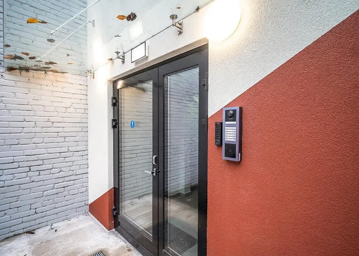 Airport-bus - 13 North - Comfort 7 *